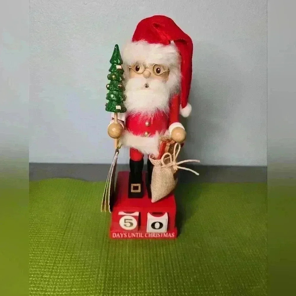 2019 FAO Schwarz Christmas Countdown Santa 11” Tall NWT